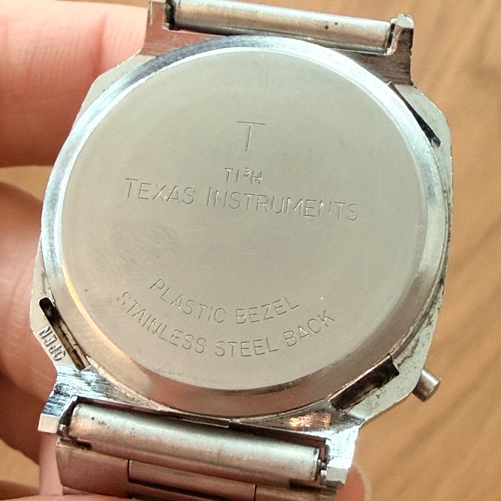 Lot of 4 Vintage Men's Watches - Timex, Texas Instrument, Amitron - Picture 11 of 16